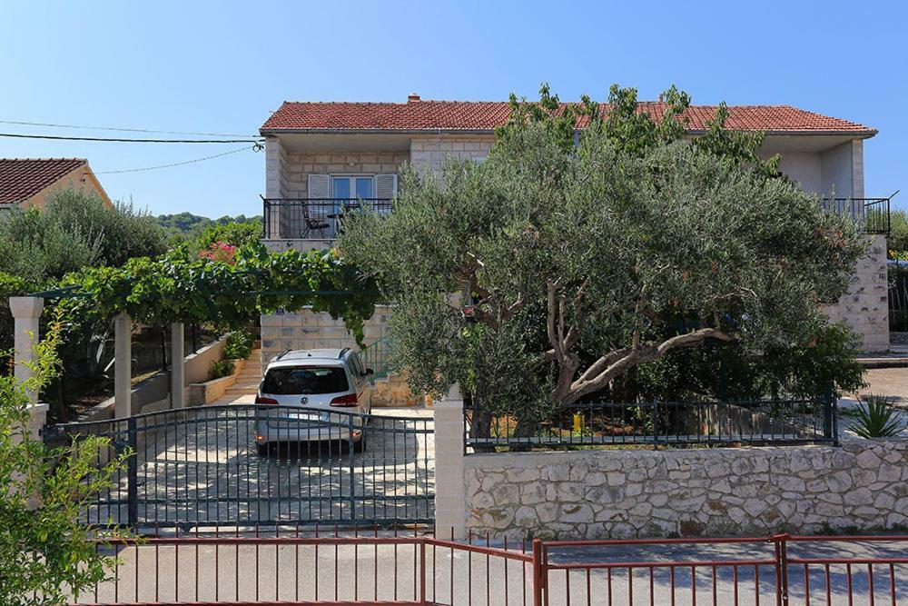 Apartments Off Supetar Exterior photo