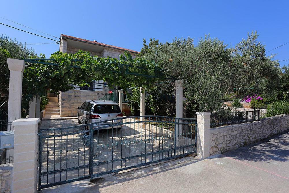Apartments Off Supetar Exterior photo